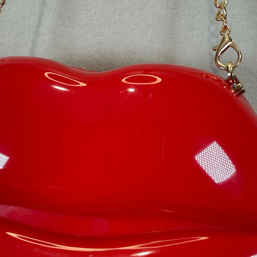 Red Lip Clutch Crossbody Bag Glossy‎ Silicone Novelty Purse Gold Chain